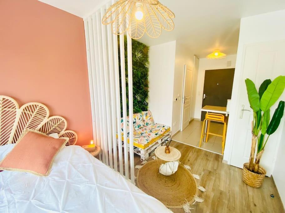 Apartament Lakaz Creole - Caen Centre Zewnętrze zdjęcie